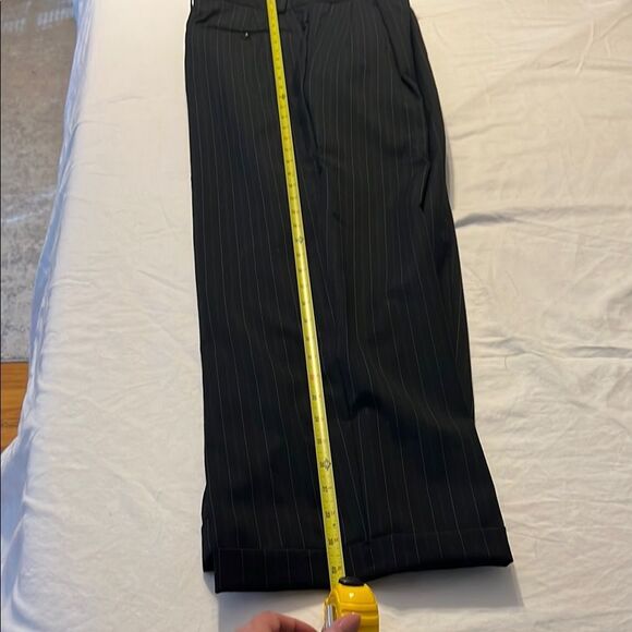 Allyn Saint George Gray Pinstripe Men’s Suit - Picture 7 of 9